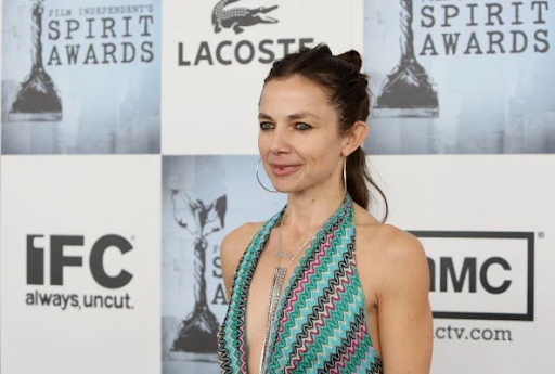 justine bateman net worth